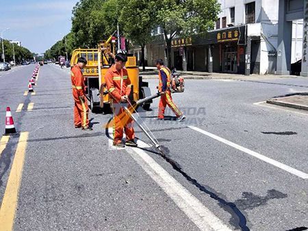 通達(dá)公路
